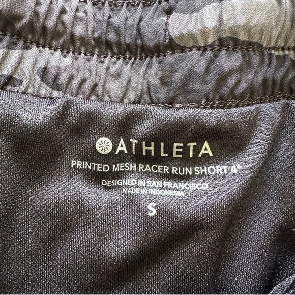 Athleta Womens Printed Mesh Racer Run Short 4" Camo Small Running Gym Workout - Picture 3 of 10